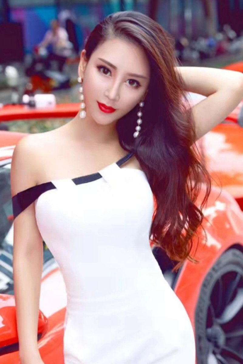 Zou Jingjing backdrop