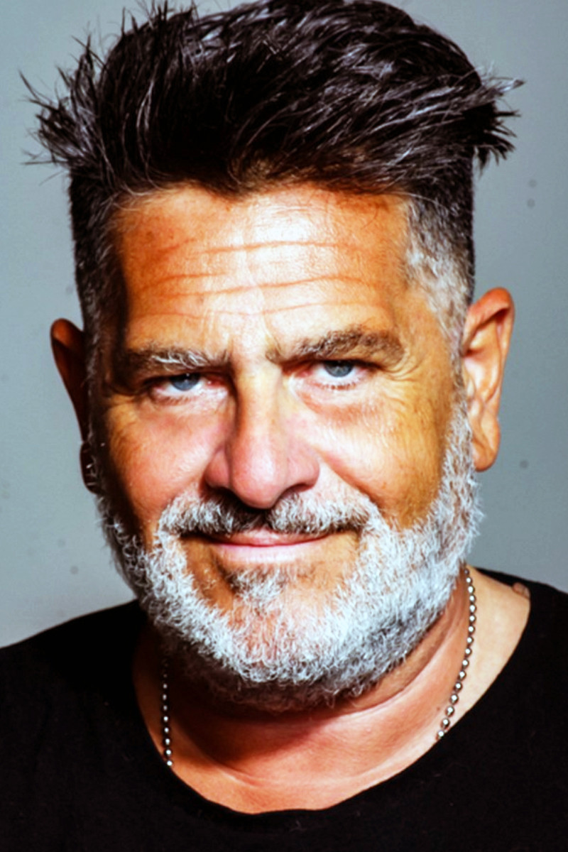 Pablo Mónaco backdrop