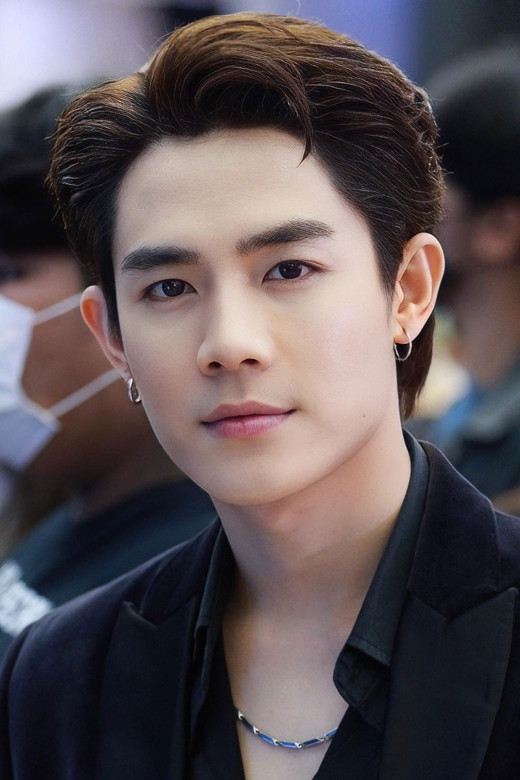 Tinnakorn Puwasakdiwong backdrop