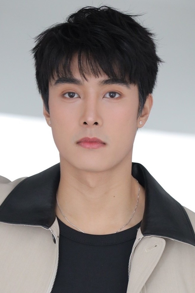 Tanatat Kunaneksin backdrop