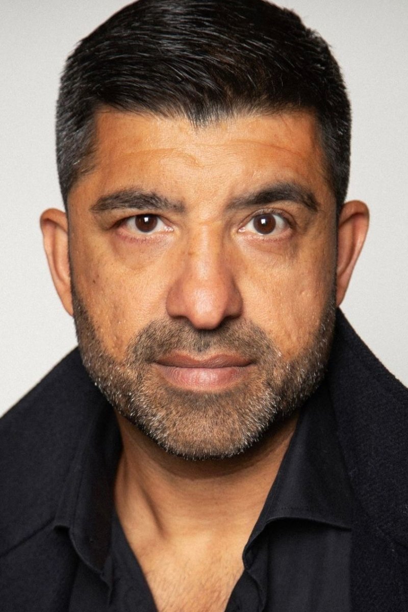 Mehdi Mir Akhori backdrop