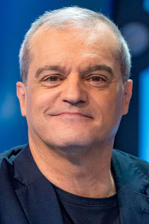 Ramón García backdrop