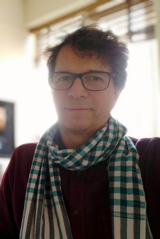 Jonathan Schütz backdrop