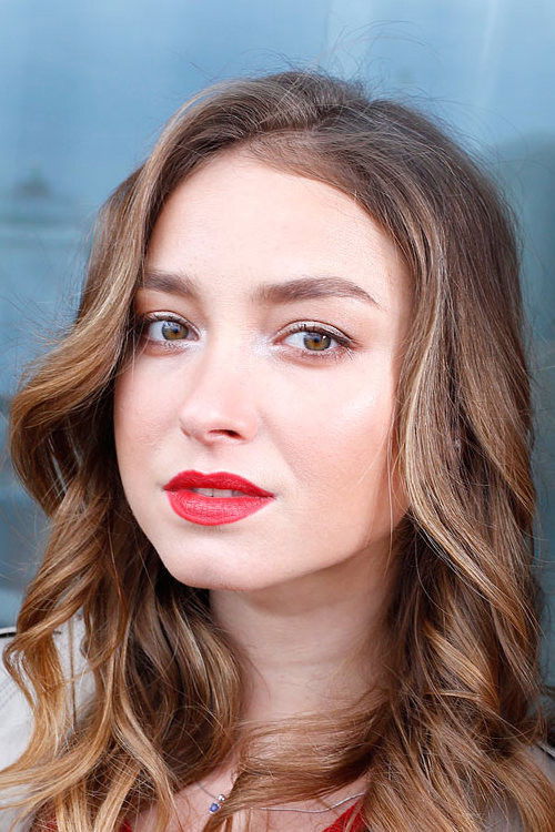 Julia Margulis backdrop