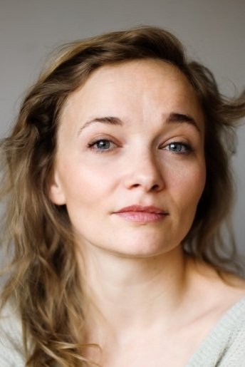 Chloé Petit backdrop