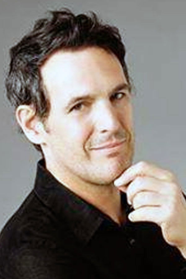 Ignacio Gadano backdrop