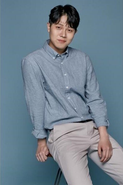 Kim Gun-soo backdrop