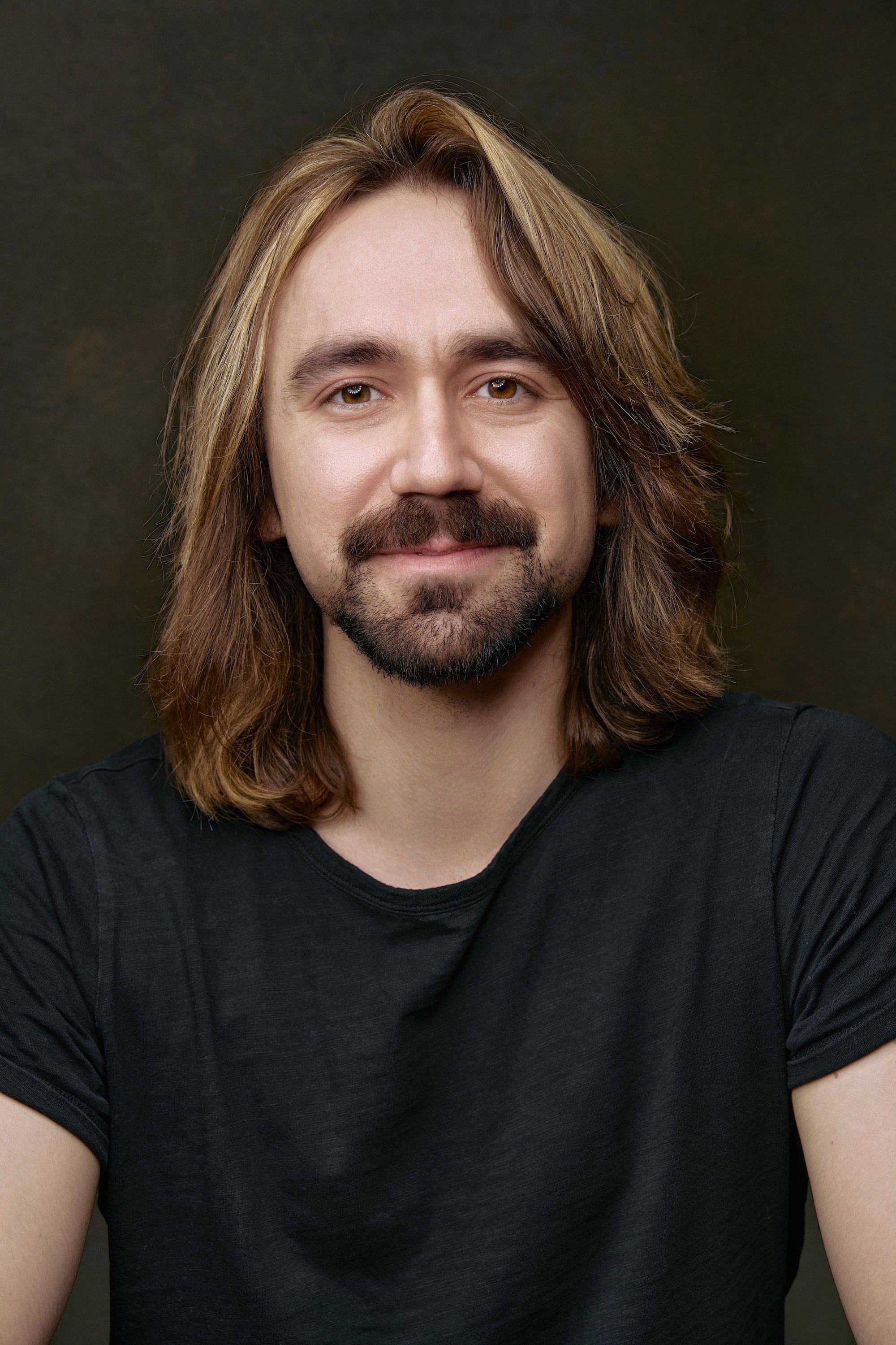 Hunter Hopewell backdrop