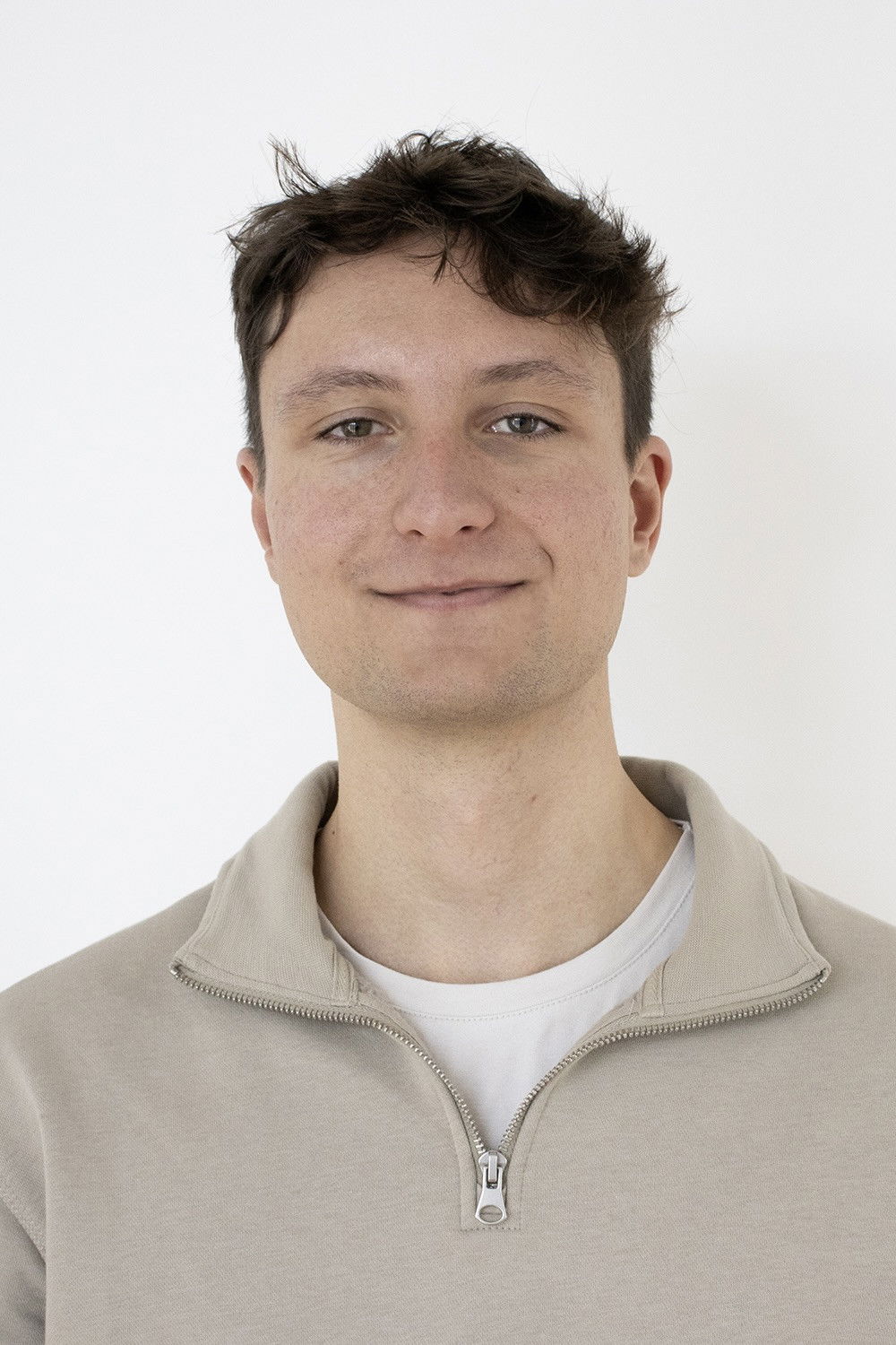 Oriol Serra backdrop