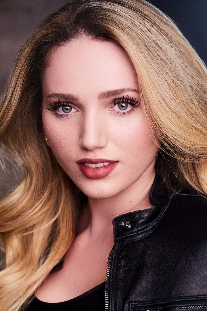 Eden Rose Ginsberg backdrop