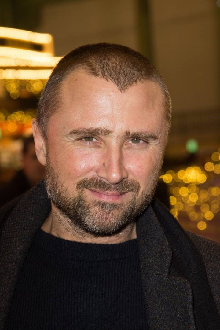 Alexandre Brasseur backdrop