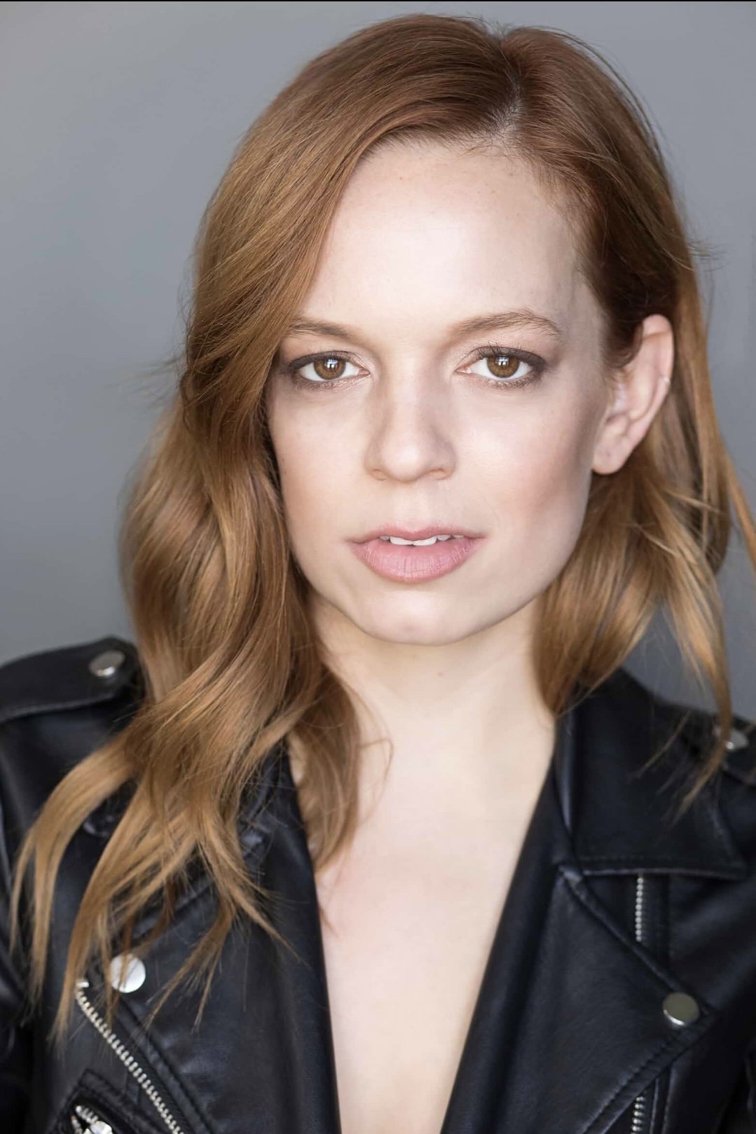 Grace Hinson backdrop