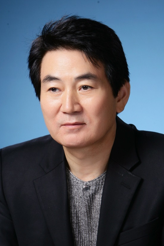 Jeon In-Taek backdrop