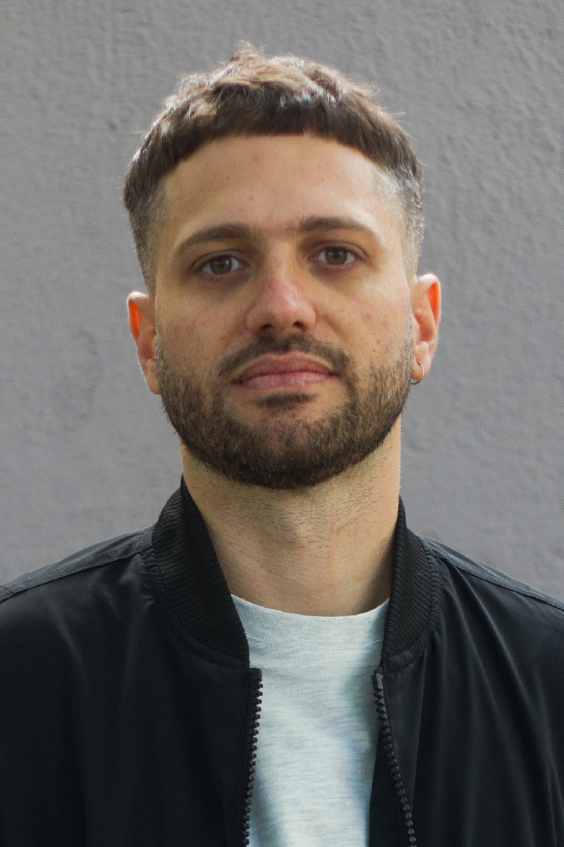 Matías Sinay backdrop