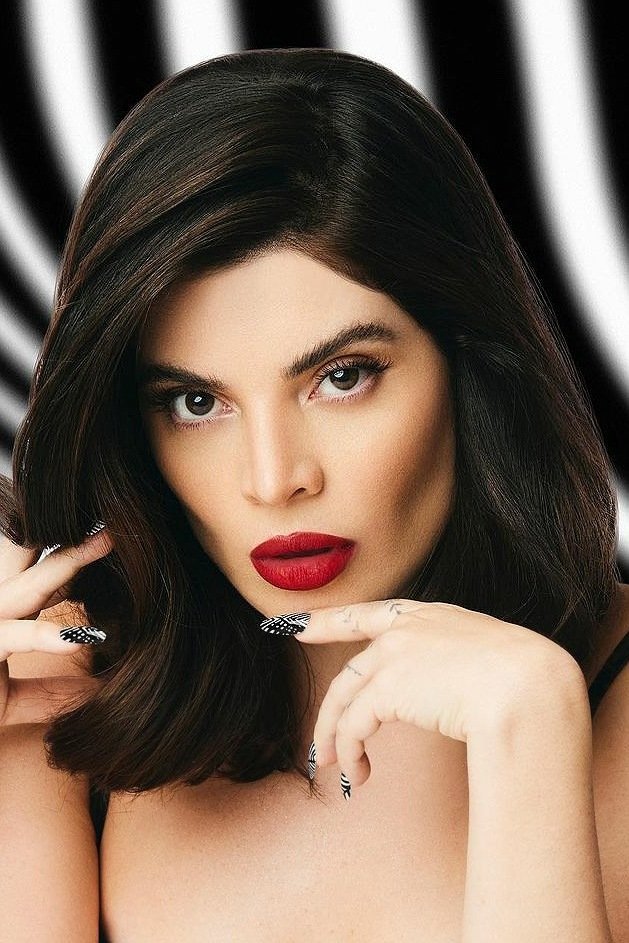 Gessica Kayane backdrop