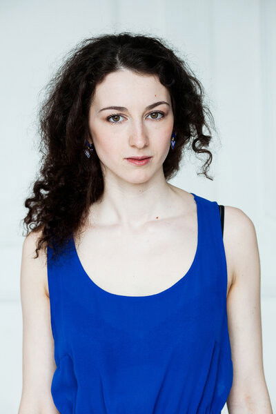 Yuliya Shishova backdrop