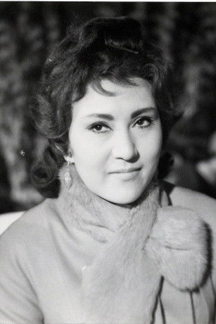 Ui-hyang Kim backdrop