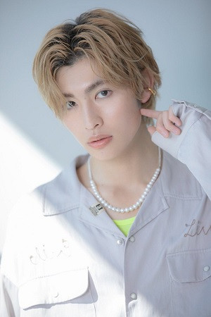 Atsuki Mashiko backdrop