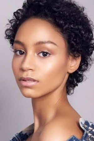 Laurissa Romain backdrop