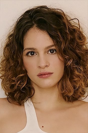 Lara Tremouroux backdrop