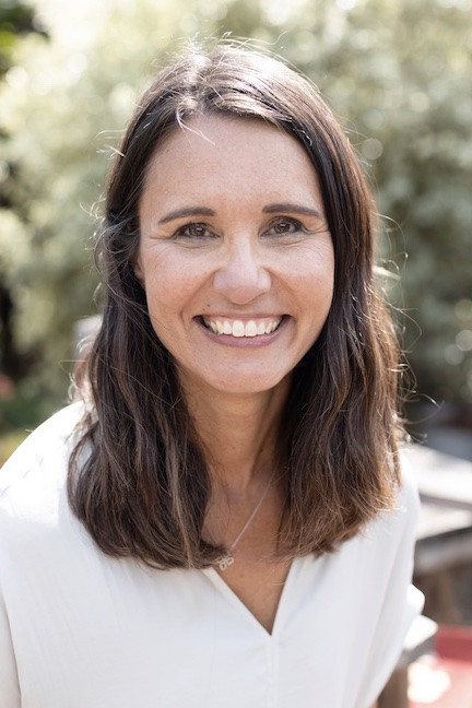 Jennifer Pelling backdrop