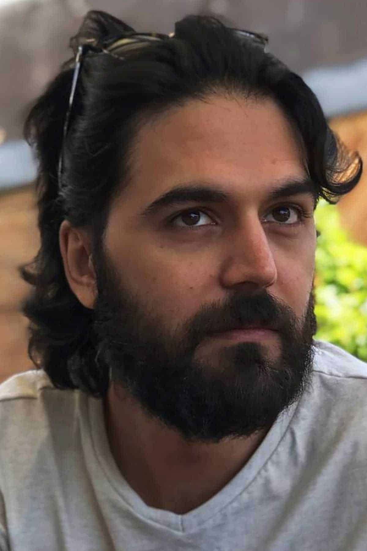 Pasha Rostami backdrop