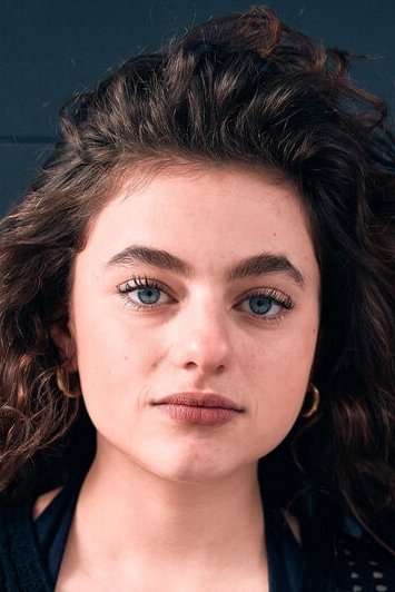 Amira Demirkiran backdrop