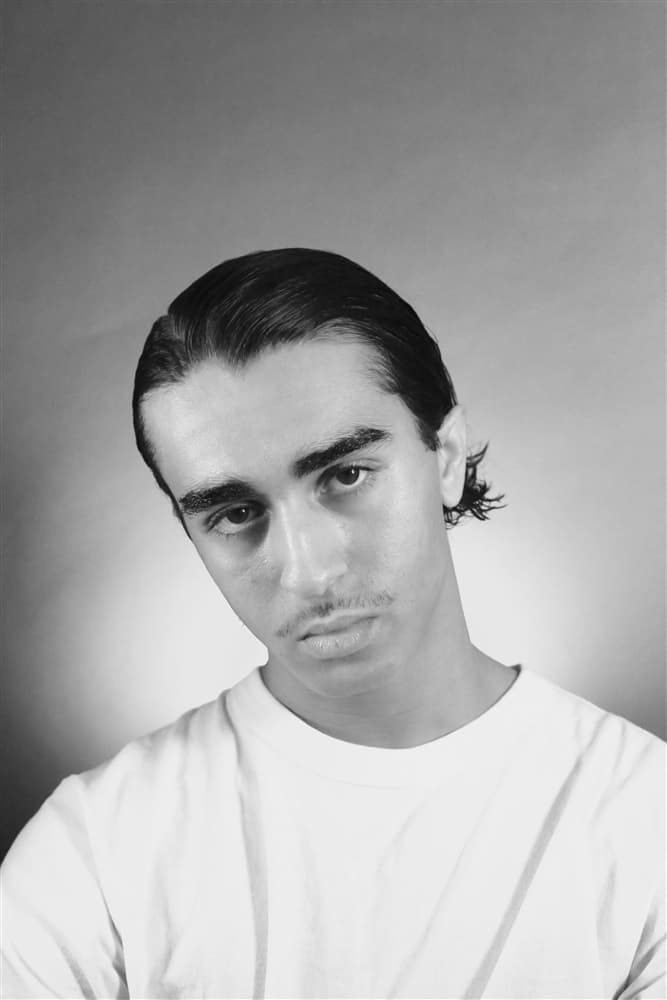 Fehdi Bendjima backdrop