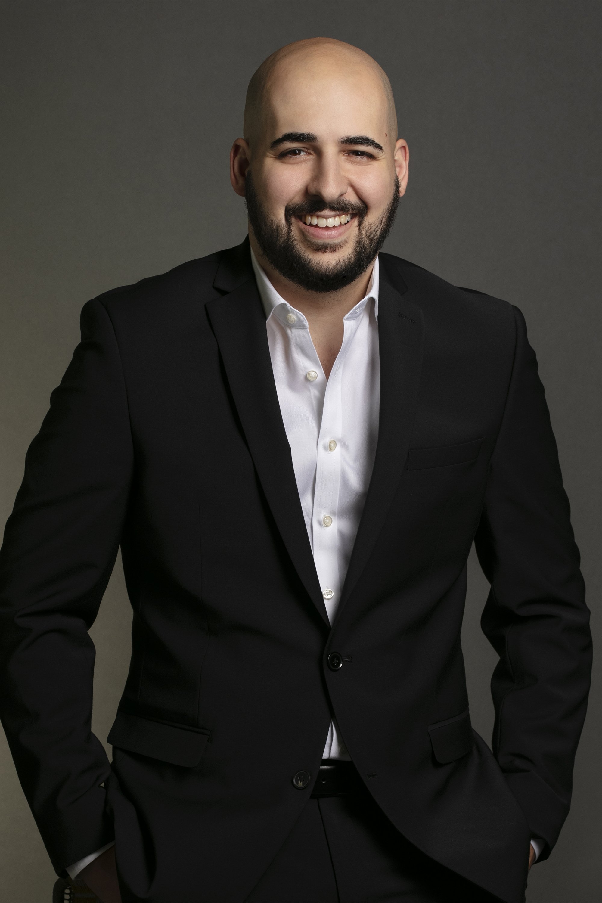 Scott Aharoni backdrop