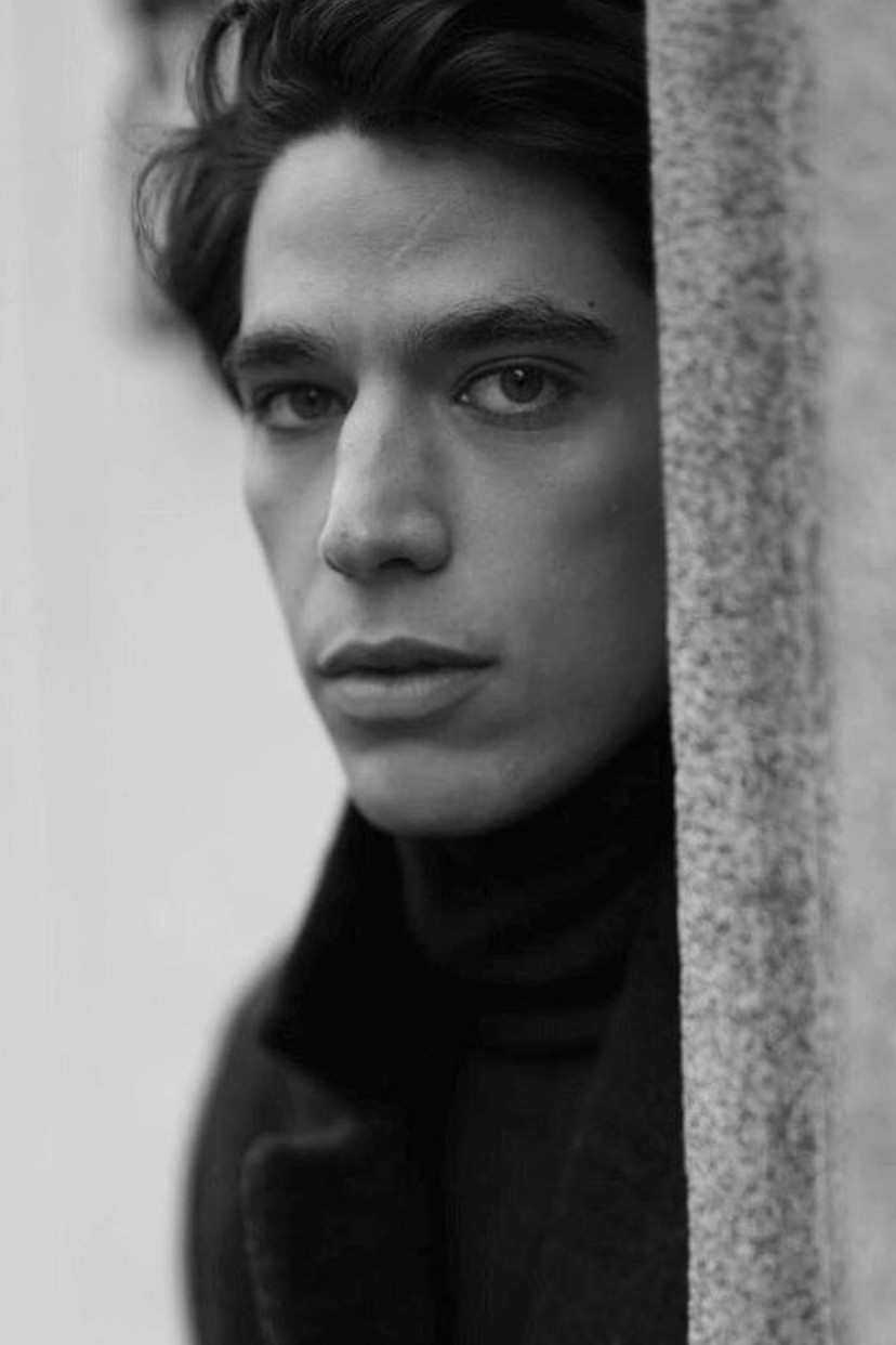 Ignacio Gil-Toresano backdrop