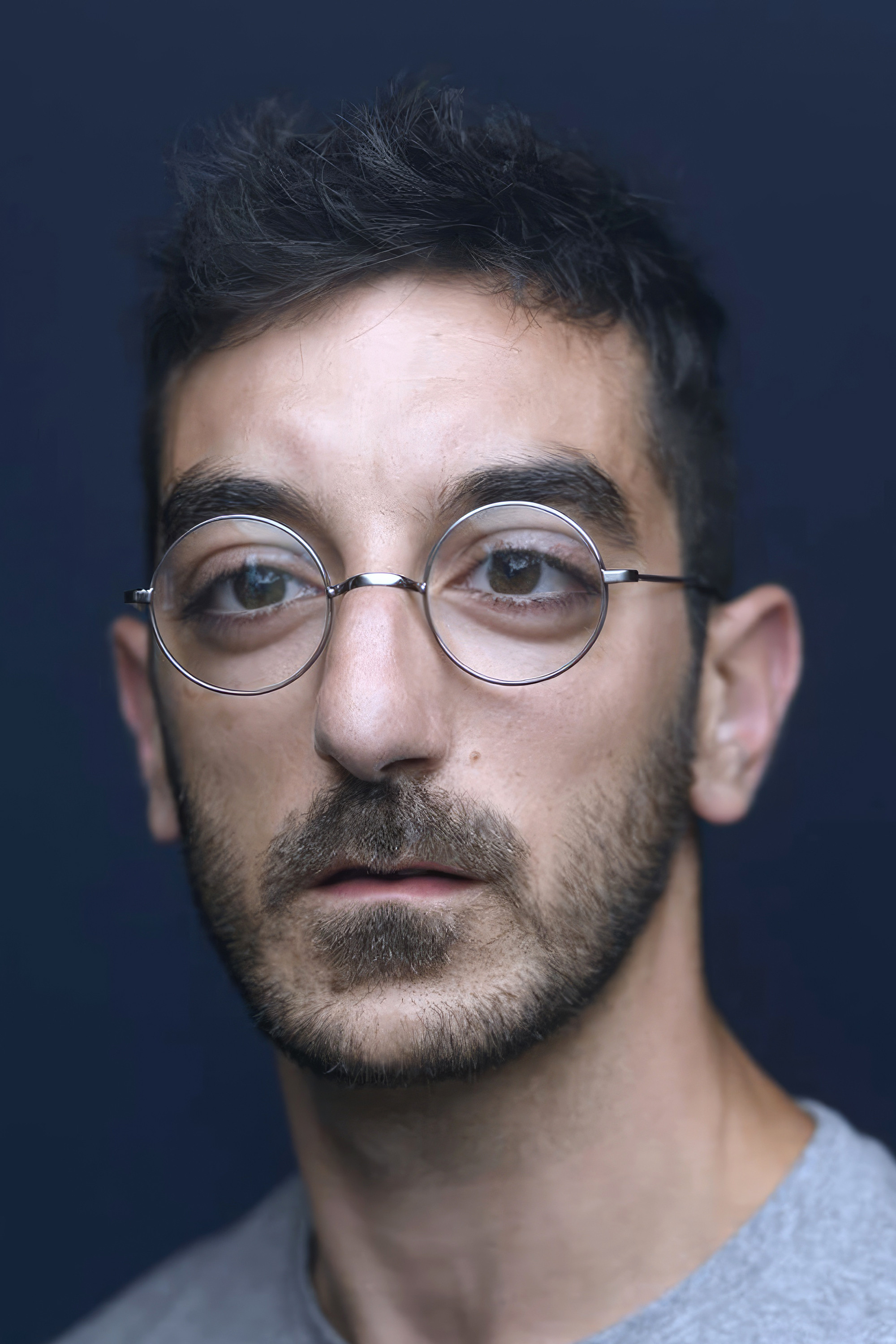 Sipan Mouradian backdrop