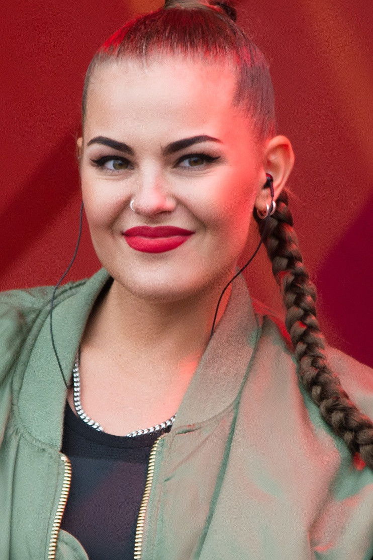 Sonya Tayurskaya backdrop