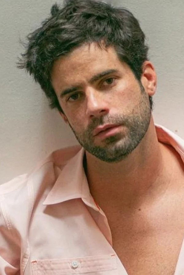 Ricardo Mejía backdrop