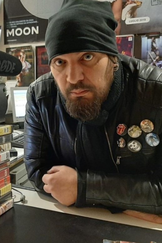 Federico Frusciante backdrop