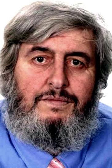 Suat Ülhan backdrop