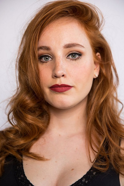 Laetitia Gerards backdrop