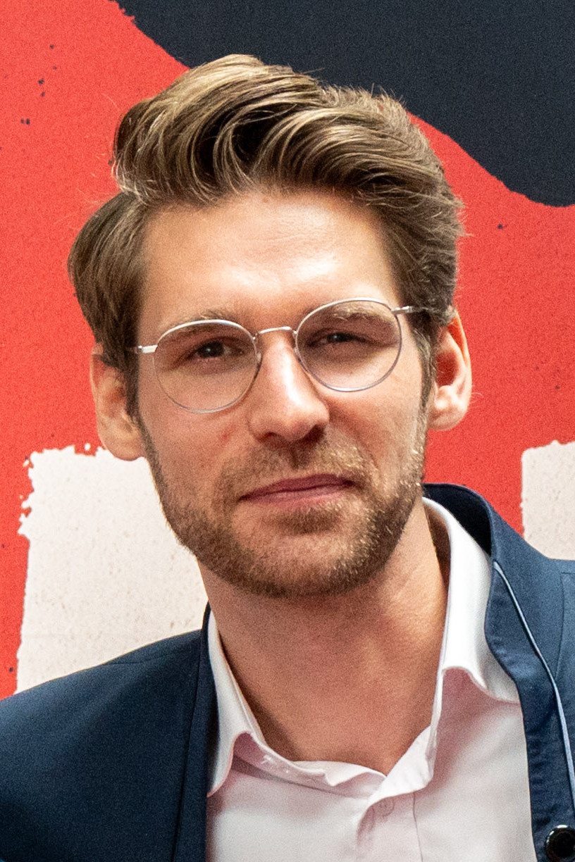 Christian Kressmann backdrop