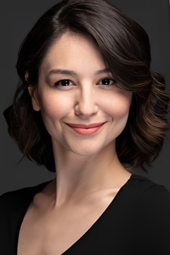 Gülin İyigün backdrop