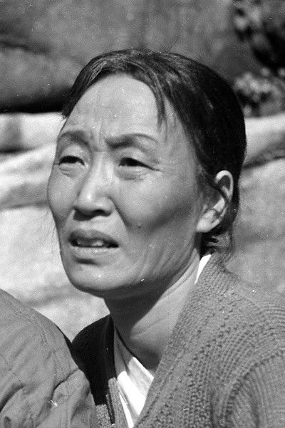 Song Mi-nam backdrop