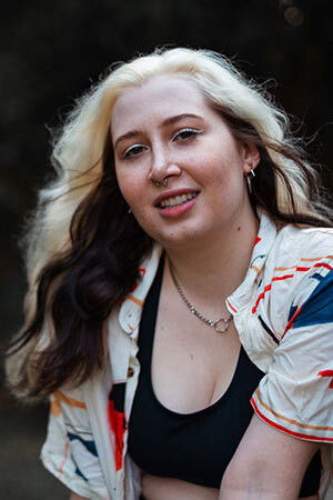 Gabriela Dullius backdrop