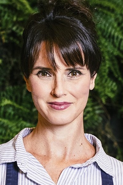 Helena Rizzo backdrop