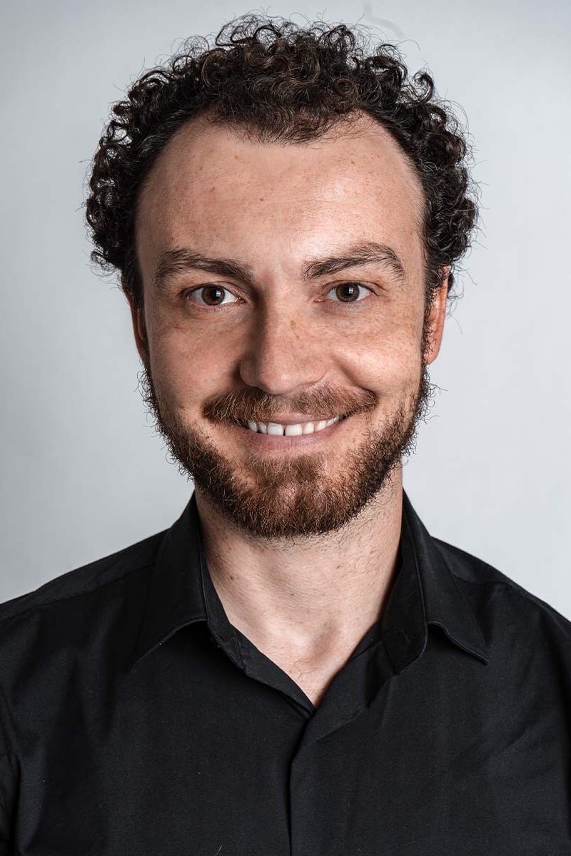 Miguel Freire backdrop