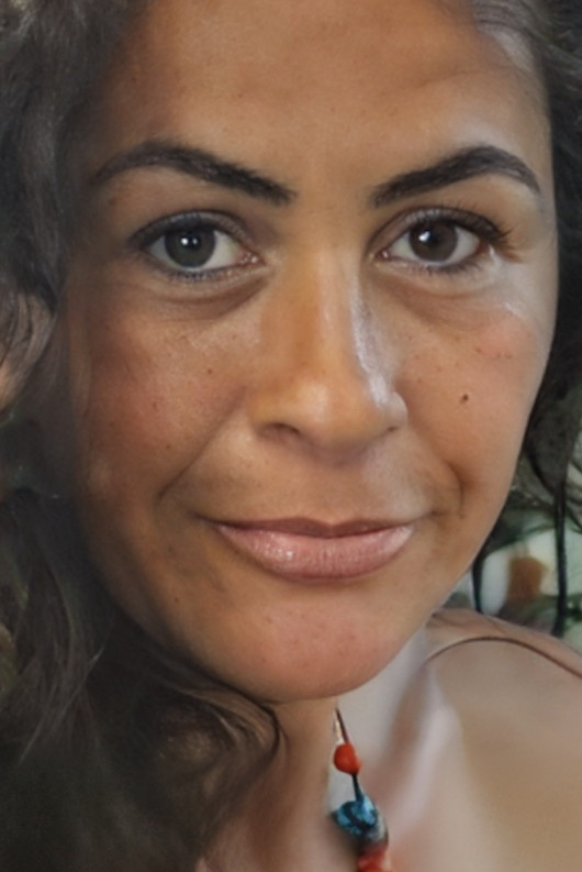 Selda Bakırtaş backdrop