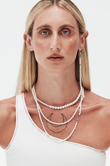 Alex de la Croix backdrop