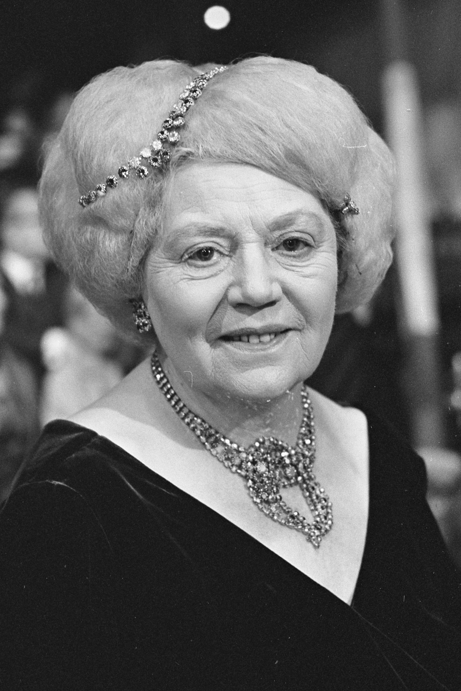 Coba Kelling backdrop