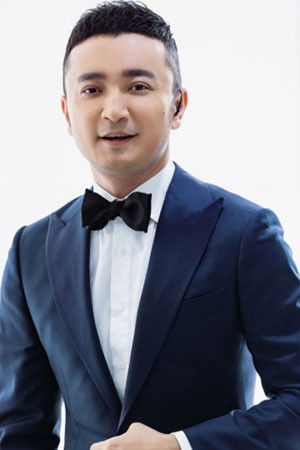 Neghmet Rakhman backdrop