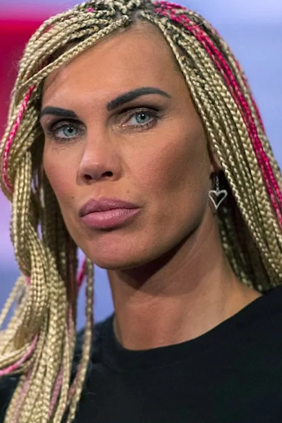 Mikaela Laurén backdrop