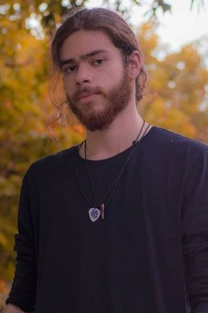 Guilherme Lobo backdrop