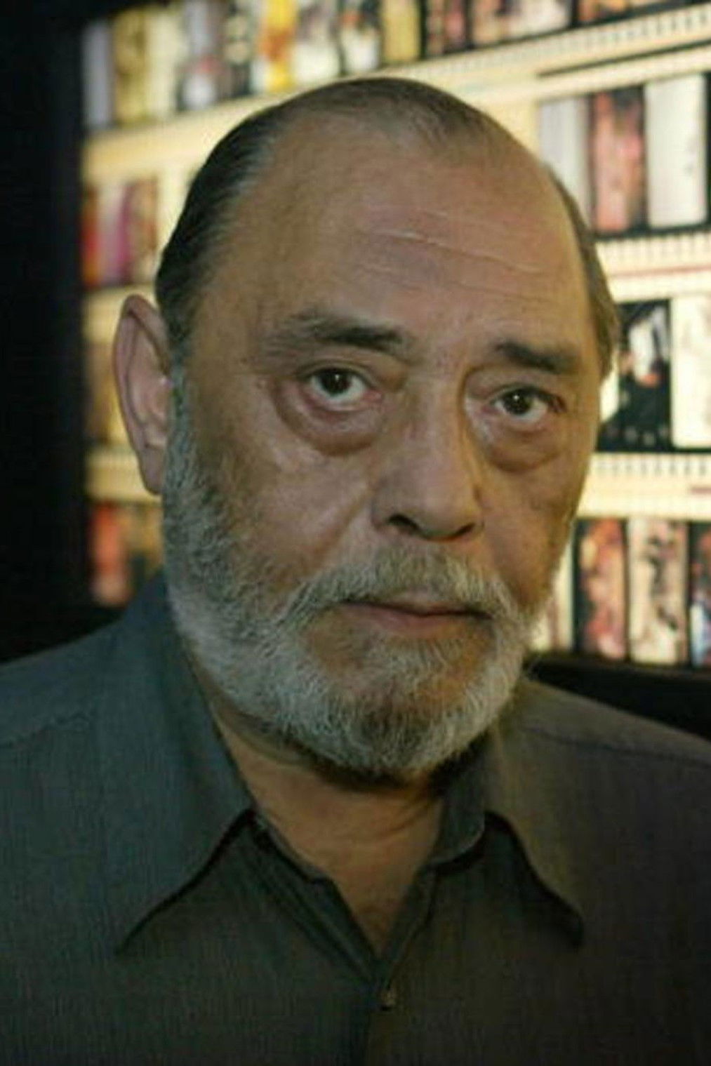 Raúl Artigot backdrop