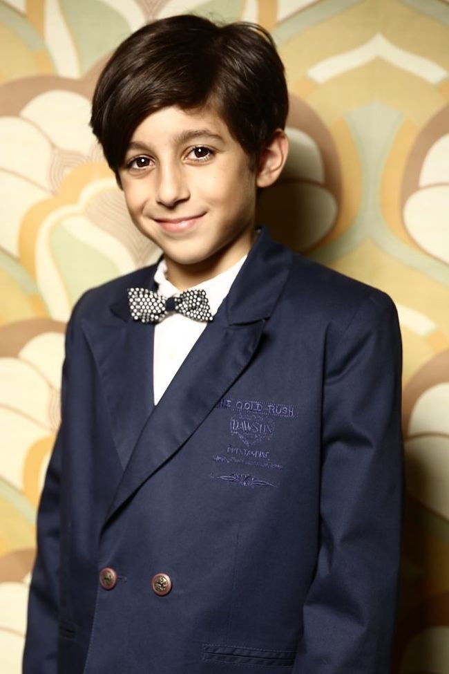 Manolis Ginis backdrop